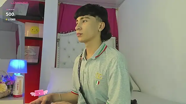 XaanderGrey online show from November 21, 2025, 7:46 pm