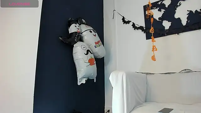 XaanderGrey online show from October 31, 2025, 11:18 am