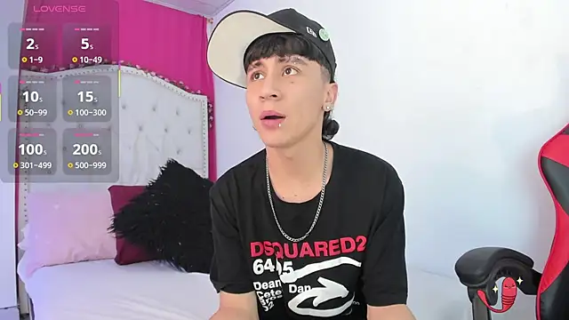 XaanderGrey online show from November 4, 2025, 7:50 pm