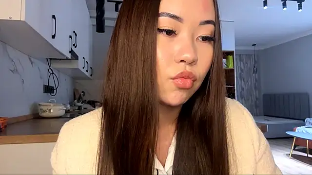 Ur neighbor Kira online show from October 26, 2025, 12:38 pm