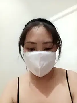 bree-zz online show from December 17, 2025, 11:26 am