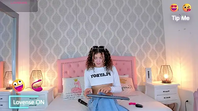 kendallspears 1 online show from October 18, 2025, 3:41 am