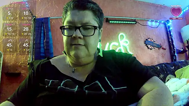 violentviolet68 online show from June 10, 2026, 7:37 pm