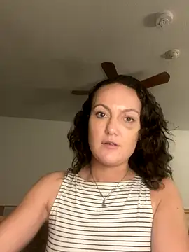 Snapshot of sexybriiiixoxo chatting on November 28, 2025, 8:25 am sexybriiiixoxo online show from November 28, 2025, 8:25 am