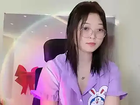 Snapshot of petite01 chatting on September 26, 2025, 5:53 pm petite01 online show from September 26, 2025, 5:53 pm