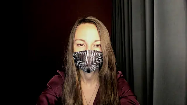 Snapshot of queen_of_mooon chatting on October 10, 2025, 6:14 am queen of mooon online show from October 10, 2025, 6:14 am