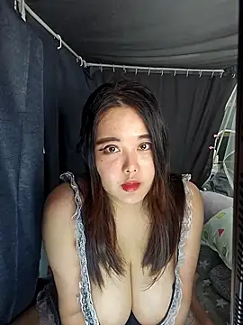 Snapshot of hertemis chatting on November 5, 2025, 8:17 am hertemis online show from November 5, 2025, 8:17 am