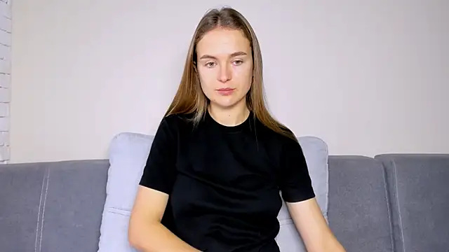 LilMary  online show from November 25, 2025, 6:58 am