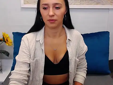 LuisaLive online show from November 7, 2025, 7:13 am