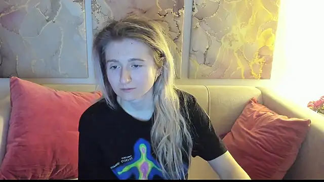 CamillaDreamer online show from March 26, 2026, 7:45 pm