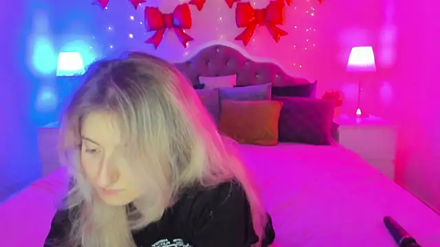 CamillaDreamer online show from March 19, 2026, 5:24 pm