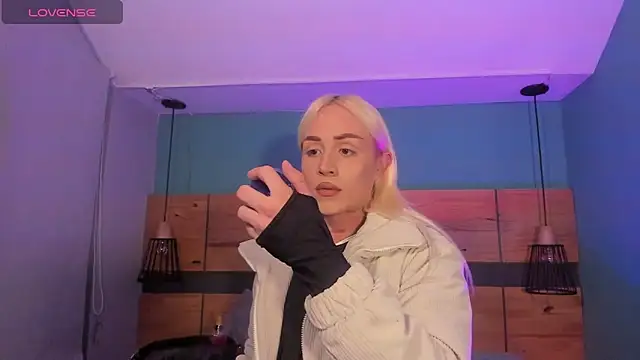 Snapshot of alexawinterrr chatting on October 18, 2025, 8:44 pm alexawinterrr online show from October 18, 2025, 8:44 pm