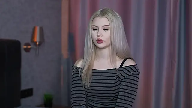 AshleyNikoo online show from November 28, 2025, 4:29 pm