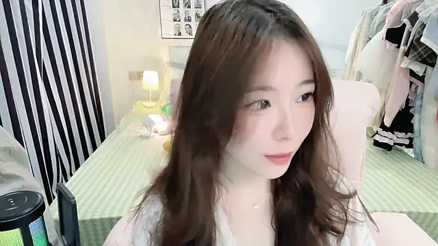 Snapshot of Gardenia-222 chatting on January 6, 2026, 3:27 pm Gardenia-222 online show from January 6, 2026, 3:27 pm