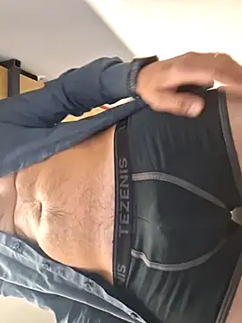 Snapshot of Nikbullx chatting on October 6, 2025, 3:24 pm Nikbullx online show from October 6, 2025, 3:24 pm