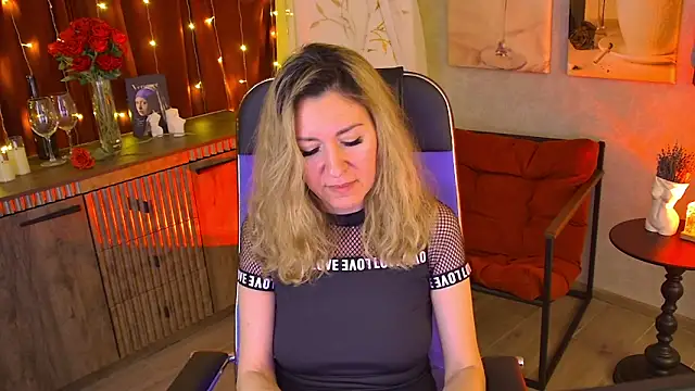 DonnaSmitth online show from April 21, 2026, 1:42 am