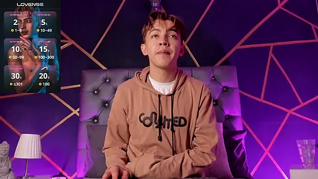 Lian Miller1  online show from April 7, 2026, 12:07 pm