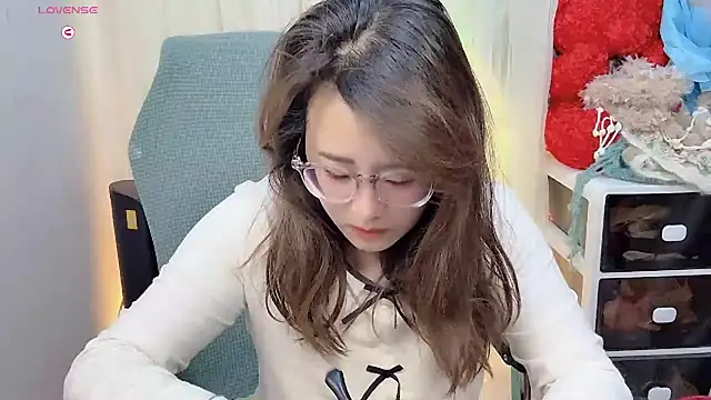 NEWONETO online show from November 23, 2025, 5:23 pm