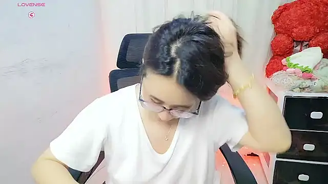 NEWONETO online show from October 14, 2025, 10:49 am