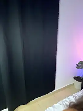 Snapshot of lurosscy chatting on February 4, 2026, 1:11 am lurosscy online show from February 4, 2026, 1:11 am