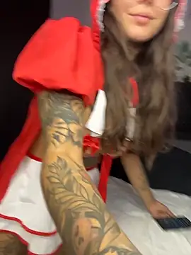 Snapshot of lurosscy chatting on February 6, 2026, 12:39 am lurosscy online show from February 6, 2026, 12:39 am