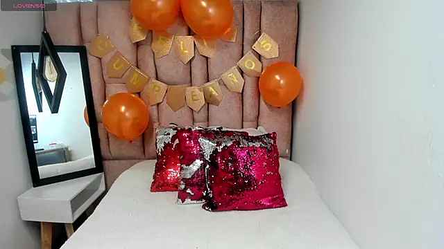 Issa Milf   online show from March 24, 2026, 1:44 pm