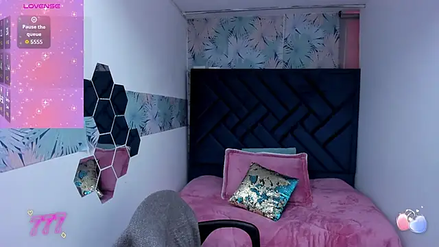 Valery More   online show from April 22, 2026, 1:07 pm