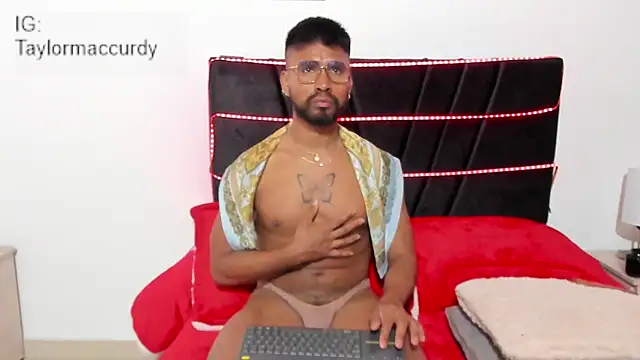 Taylormaccurdy  online show from December 2, 2025, 2:30 pm