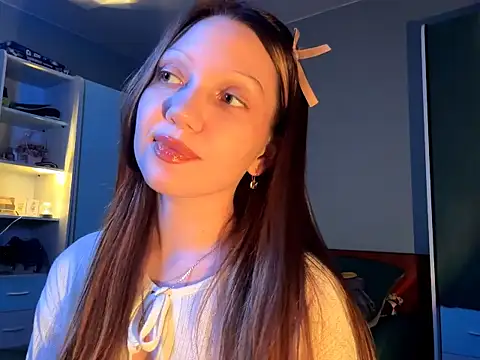 EmiIyKitty online show from October 13, 2025, 7:59 pm