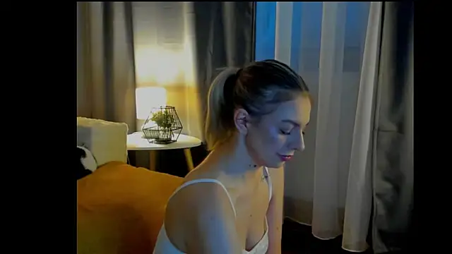 Snapshot of AnaLure chatting on October 17, 2025, 3:47 pm AnaLure online show from October 17, 2025, 3:47 pm