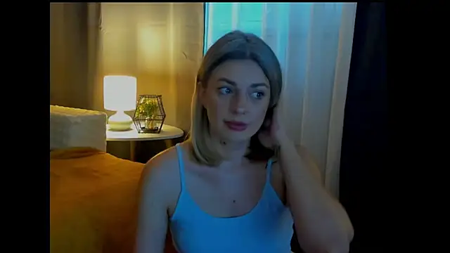 Snapshot of AnaLure chatting on October 14, 2025, 3:23 pm AnaLure online show from October 14, 2025, 3:23 pm