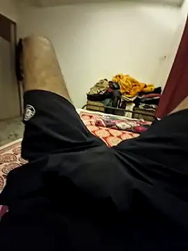 devid3795 online show from November 15, 2025, 5:06 pm