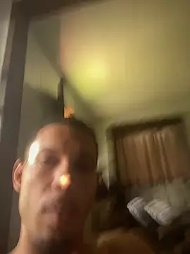 Snapshot of MCLZK chatting on March 4, 2026, 6:48 pm MCLZK online show from March 4, 2026, 6:48 pm