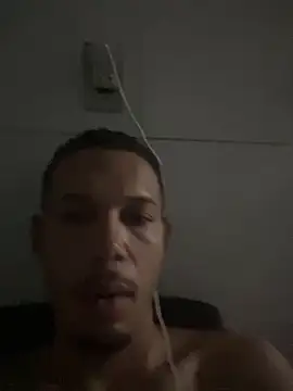 Snapshot of MCLZK chatting on March 5, 2026, 10:05 pm MCLZK online show from March 5, 2026, 10:05 pm