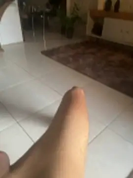 Snapshot of MCLZK chatting on February 4, 2026, 8:26 pm MCLZK online show from February 4, 2026, 8:26 pm