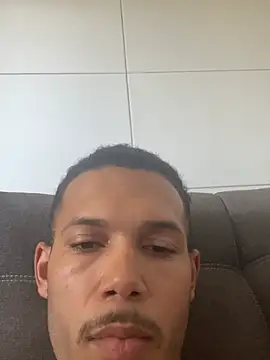 Snapshot of MCLZK chatting on March 6, 2026, 6:47 pm MCLZK online show from March 6, 2026, 6:47 pm