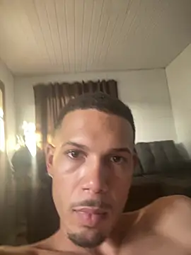 Snapshot of MCLZK chatting on February 25, 2026, 7:47 pm MCLZK online show from February 25, 2026, 7:47 pm