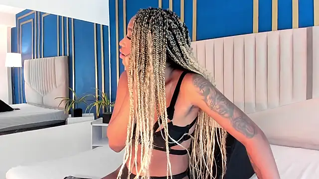 AmaraFierce online show from November 28, 2025, 11:32 am