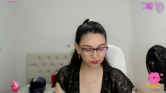 astrolover  online show from October 11, 2025, 3:29 am