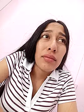 Amelia Rivas online show from November 11, 2025, 6:47 pm