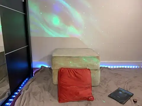 SaraNoir80 online show from November 20, 2025, 8:42 pm