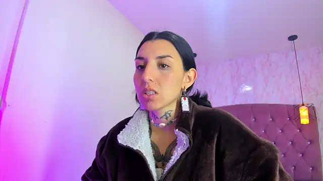 Iris  77 online show from October 24, 2025, 5:23 pm