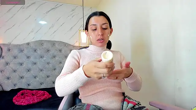 Iris  77 online show from October 14, 2025, 6:19 pm