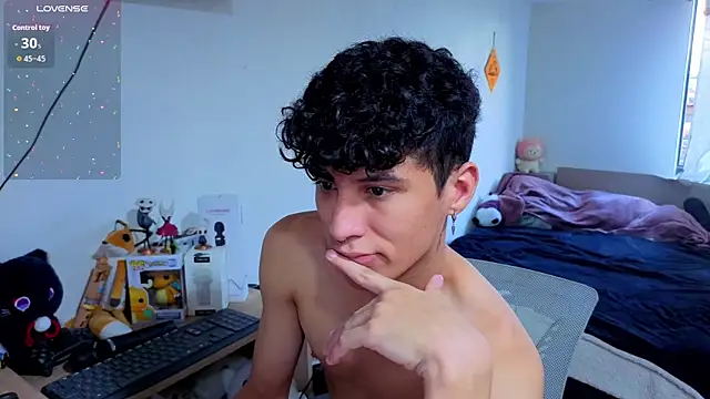 Snapshot of TwoBoys4Cum chatting on November 22, 2025, 9:35 pm TwoBoys4Cum online show from November 22, 2025, 9:35 pm