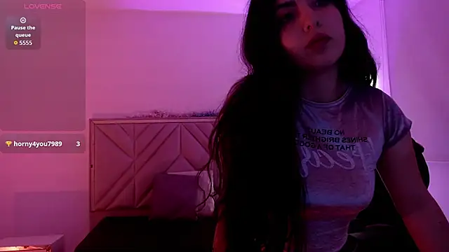 Ixchel tay online show from November 10, 2025, 3:33 am