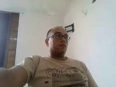 Snapshot of Calvitoxsex69 chatting on September 29, 2025, 8:14 pm Calvitoxsex69 online show from September 29, 2025, 8:14 pm