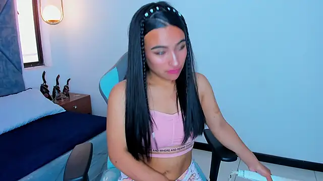 Snapshot of Honey_Anny_ chatting on October 7, 2025, 1:23 pm Honey Anny online show from October 7, 2025, 1:23 pm