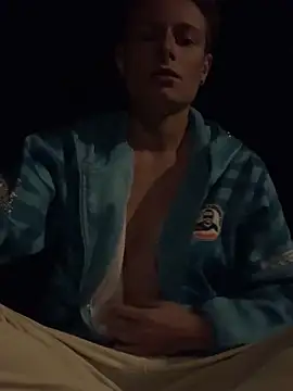 Snapshot of GoldenPussy1329 chatting on October 12, 2025, 8:10 pm GoldenPussy1329 online show from October 12, 2025, 8:10 pm