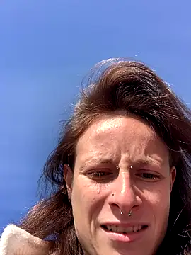 Snapshot of GoldenPussy1329 chatting on November 19, 2025, 11:32 am GoldenPussy1329 online show from November 19, 2025, 11:32 am