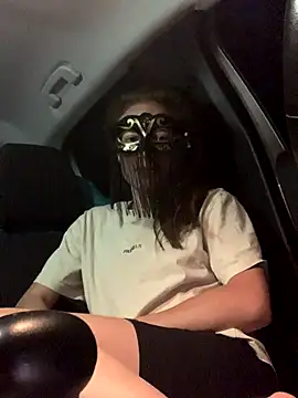 Snapshot of GoldenPussy1329 chatting on October 5, 2025, 6:31 pm GoldenPussy1329 online show from October 5, 2025, 6:31 pm